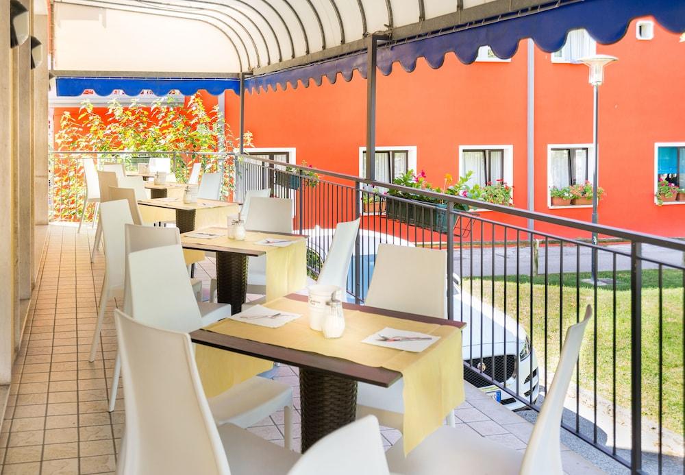 Hotel Azzorre Lido di Jesolo Exterior foto